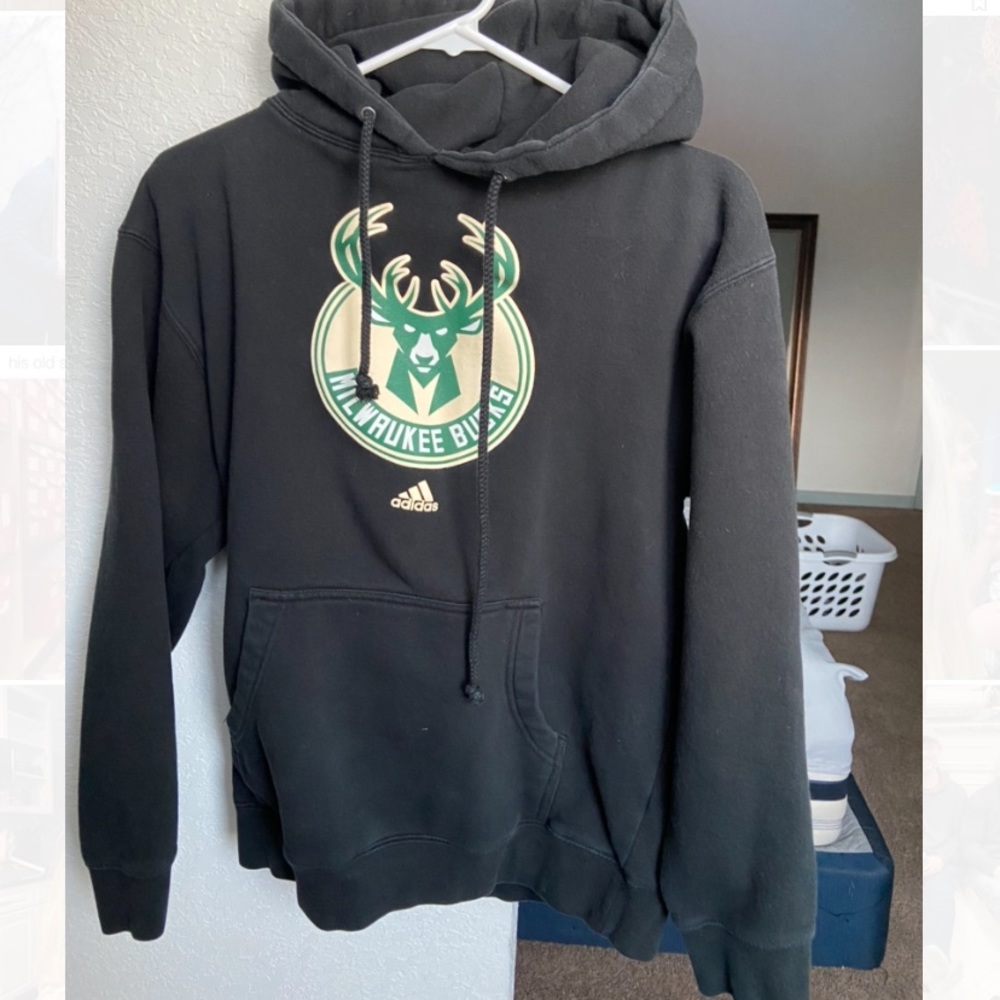Men’s Bucks size small sweatshirt